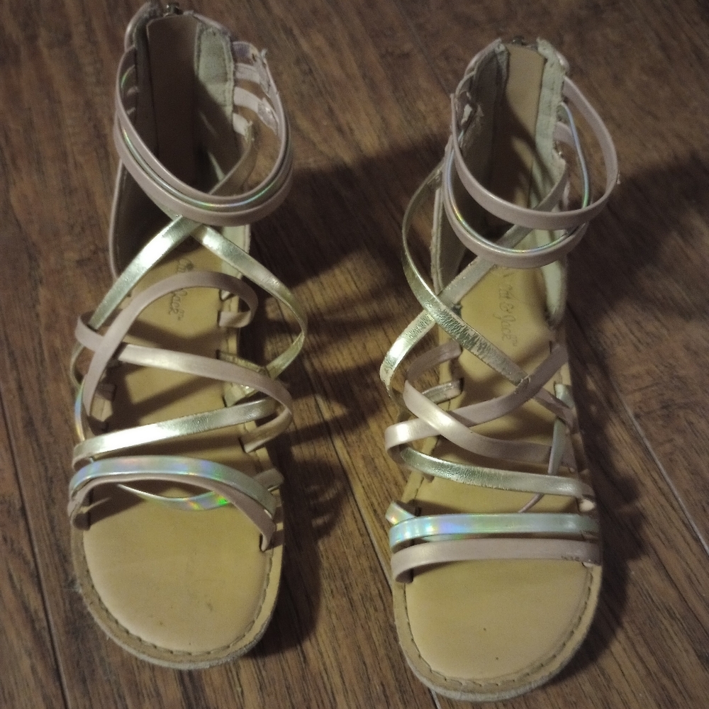 Girls Gladiator Sandals, only worn a few times. Excellent condition!